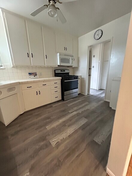 Building Photo - 15051 Germain St