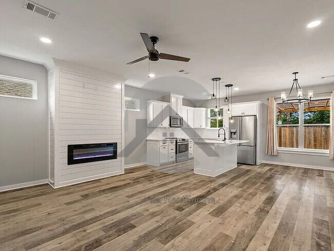 Building Photo - 1725 Rohan Cir
