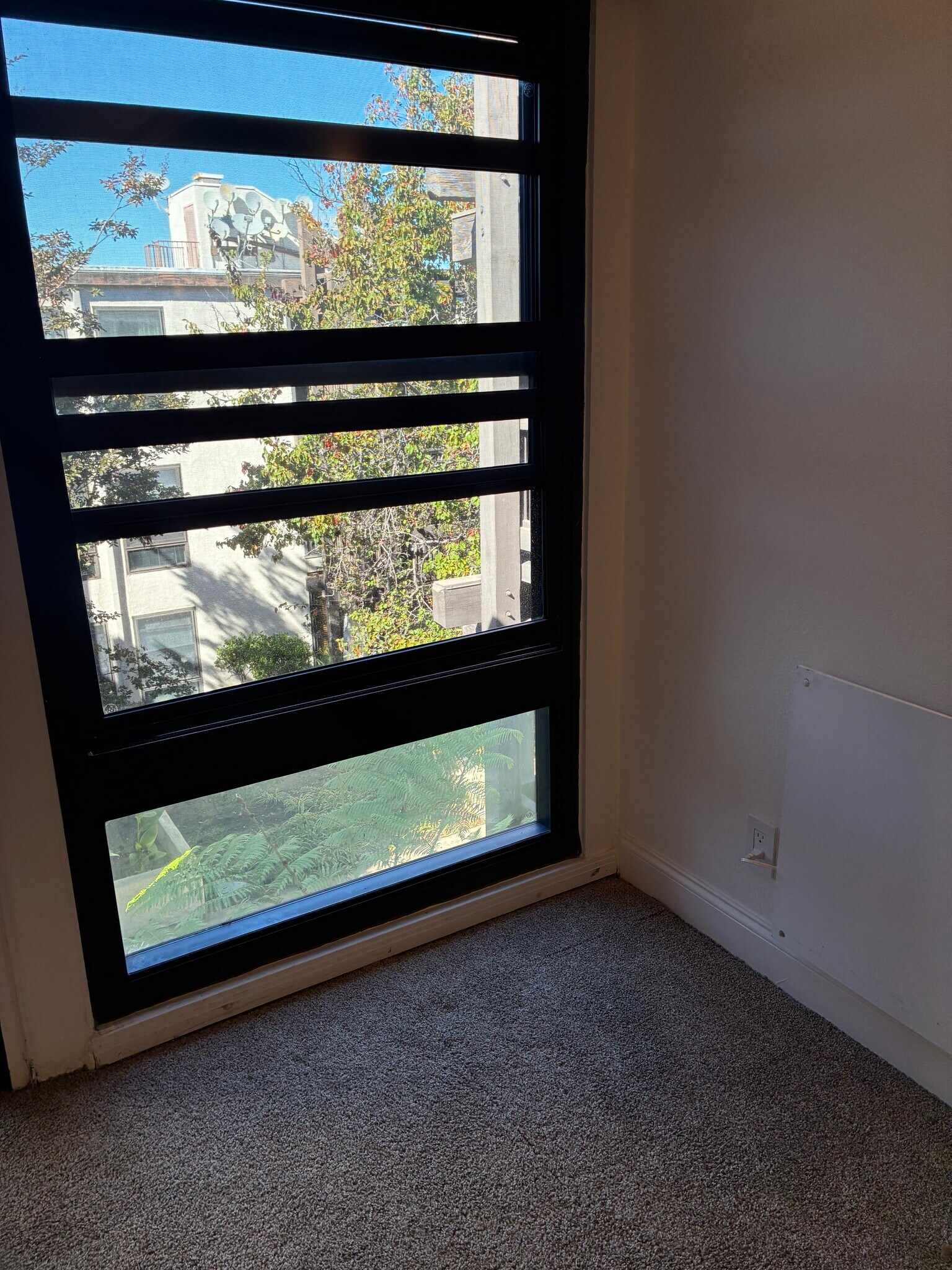 Building Photo - 7742 Redlands St