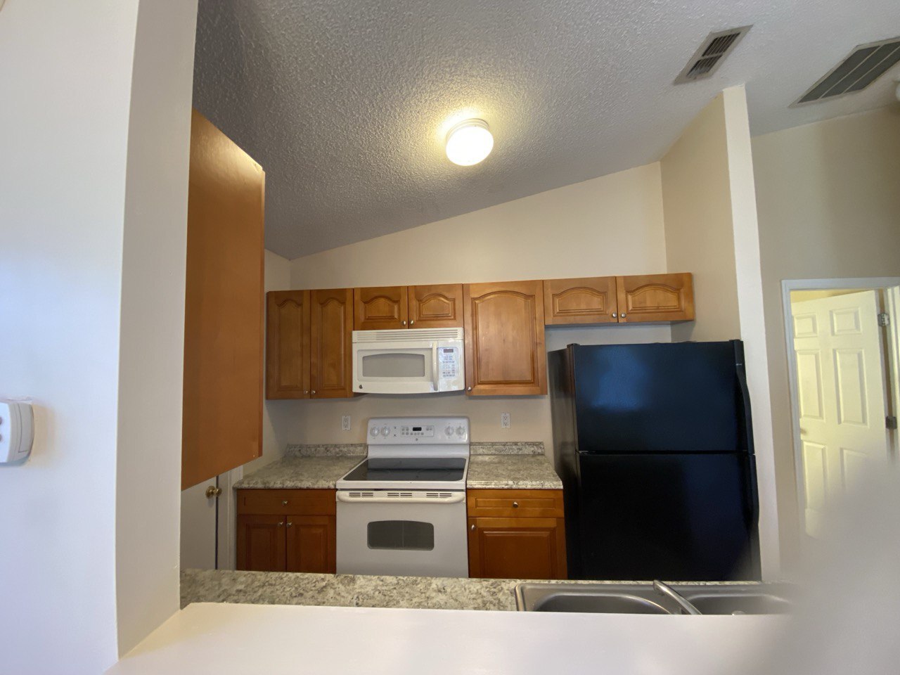 Building Photo - 4 Prosperity Ln