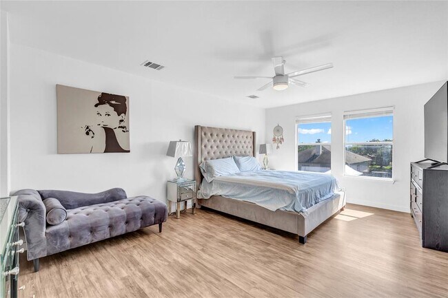 Building Photo - 11511 Marshall St