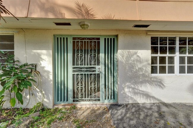 Building Photo - 5551 SW 57th St