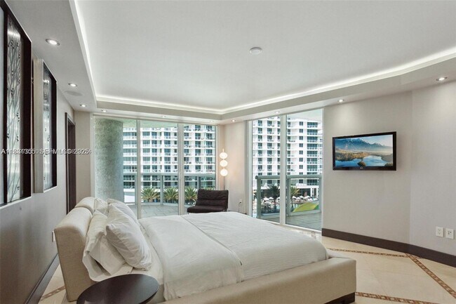 Building Photo - 1800 S Ocean Dr