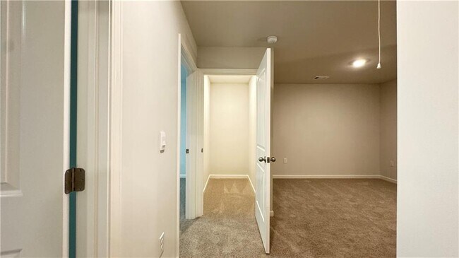 Building Photo - 3190 Greyton Dr