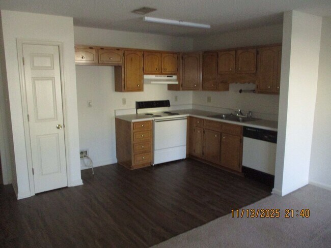 Building Photo - Twentieth, 914-C