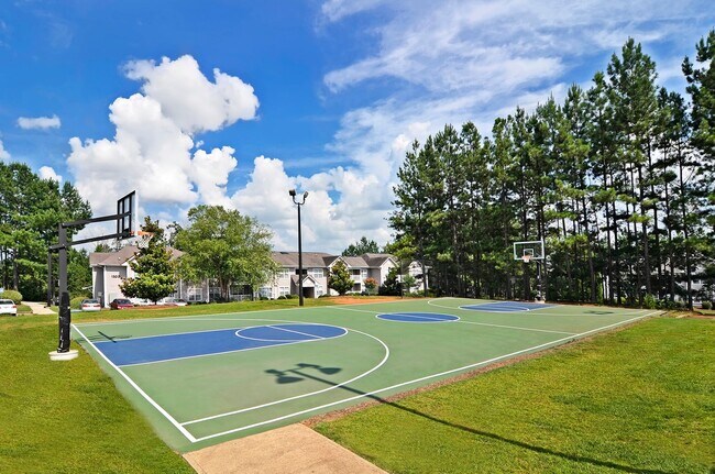 River-Club-Apartments-Off-Campus-Apartments-Near-The-University-of-Georgia-Athens-Georgia-Basketball-Court - River Club Apartments