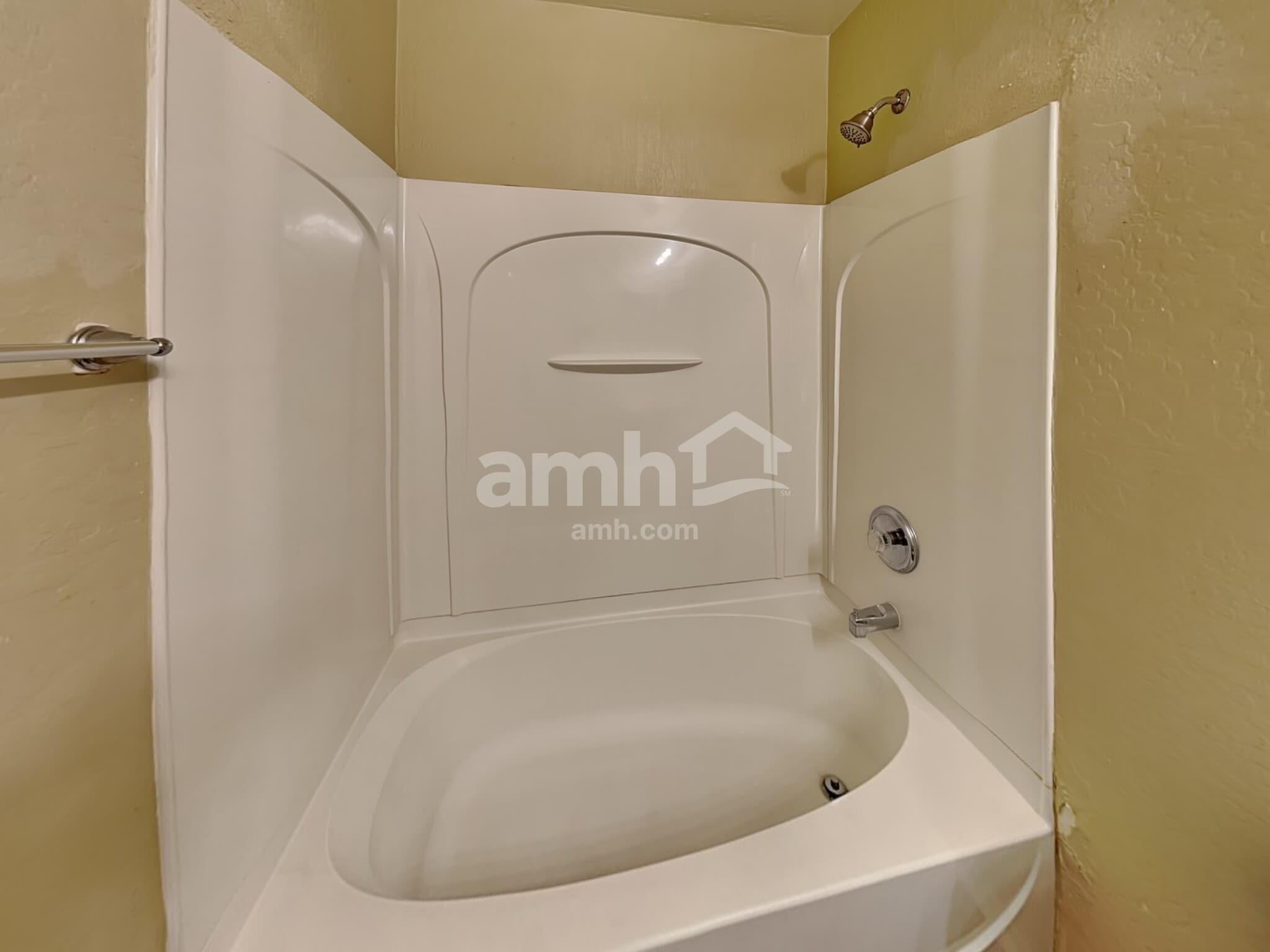 Building Photo - 7006 W Irwin Ave