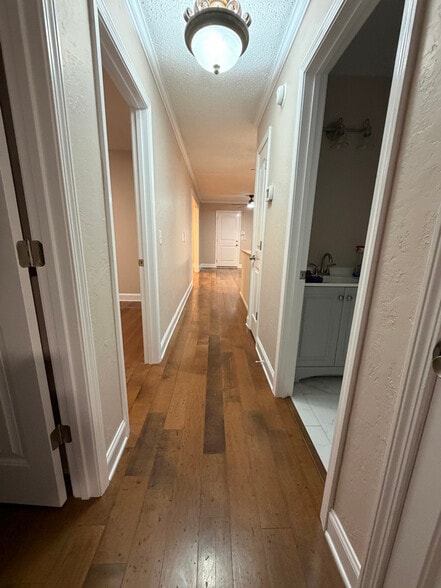 Building Photo - 7115 Hall Ln