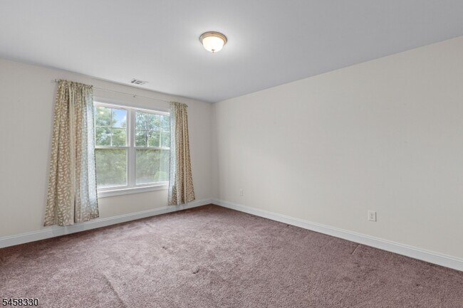 Building Photo - 52 Parkside Dr