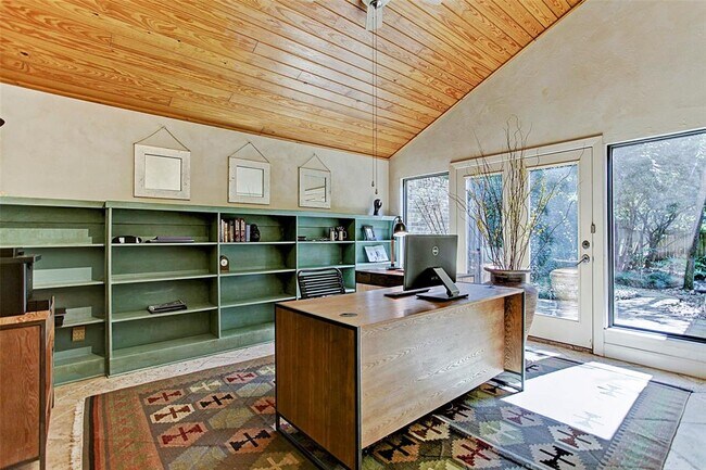 Building Photo - 2607 Crossvine Cir