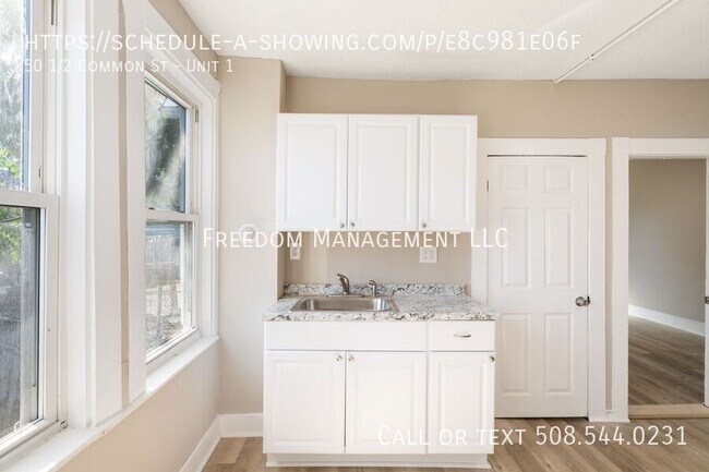 Building Photo - 50 1/2 Common St-Unit 1