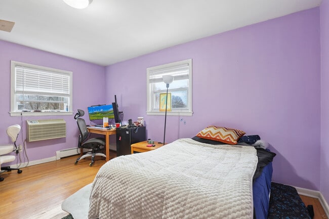 Building Photo - 2147 Ridge Ave