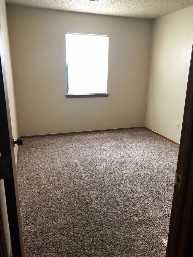 Building Photo - Charming 2 Bed 1 Bath in SW OKC!