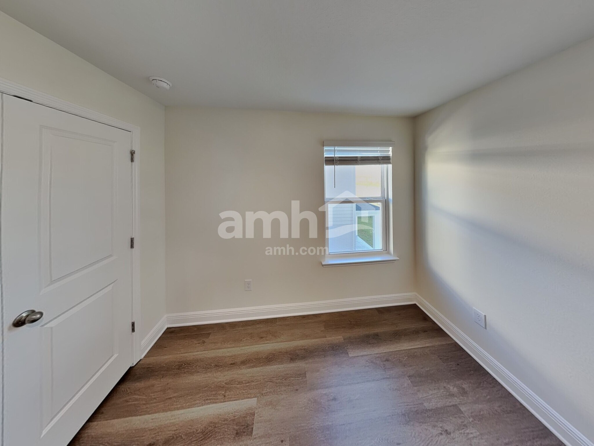 Building Photo - 5994 Sycamore Pl St