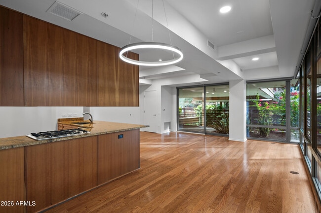 Building Photo - 7141 E Rancho Vista Dr