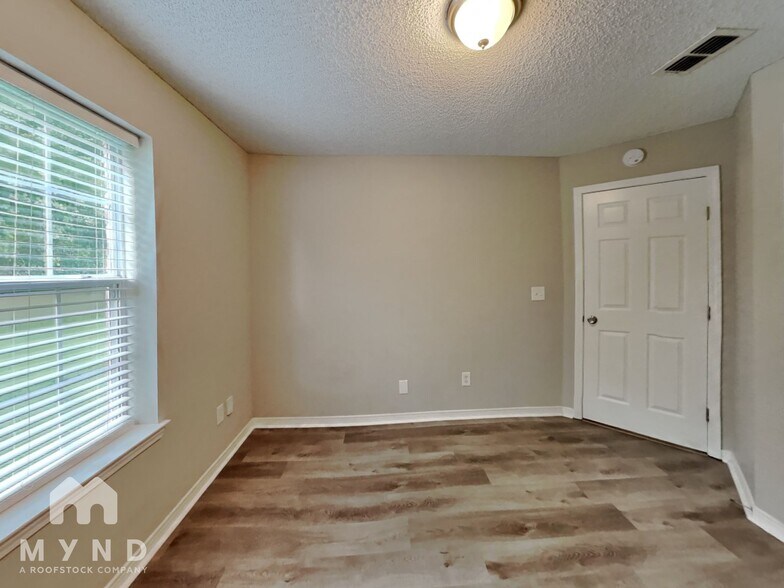 Building Photo - 1850 Penzance Pkwy