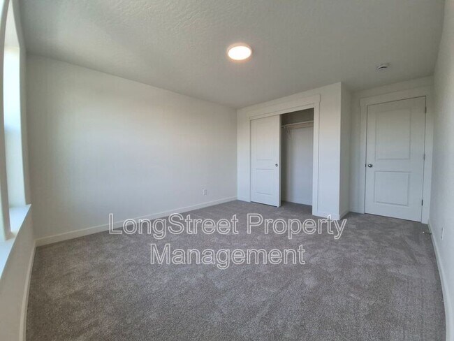 Building Photo - 4694 Finch St