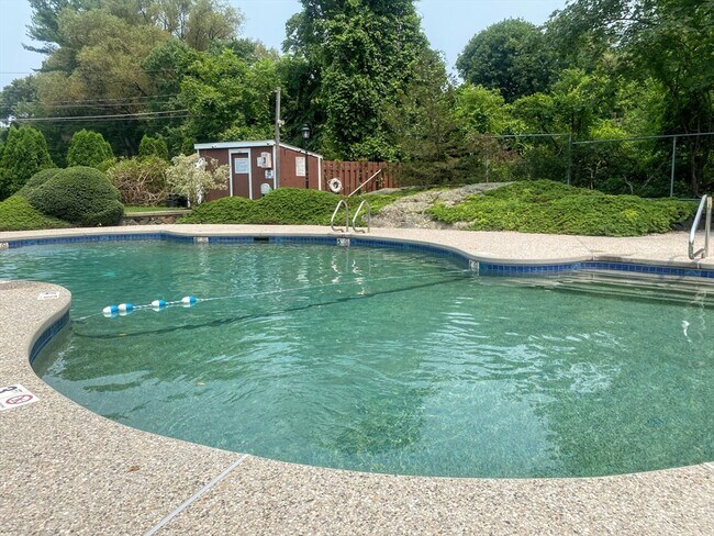 Building Photo - 224 Park St