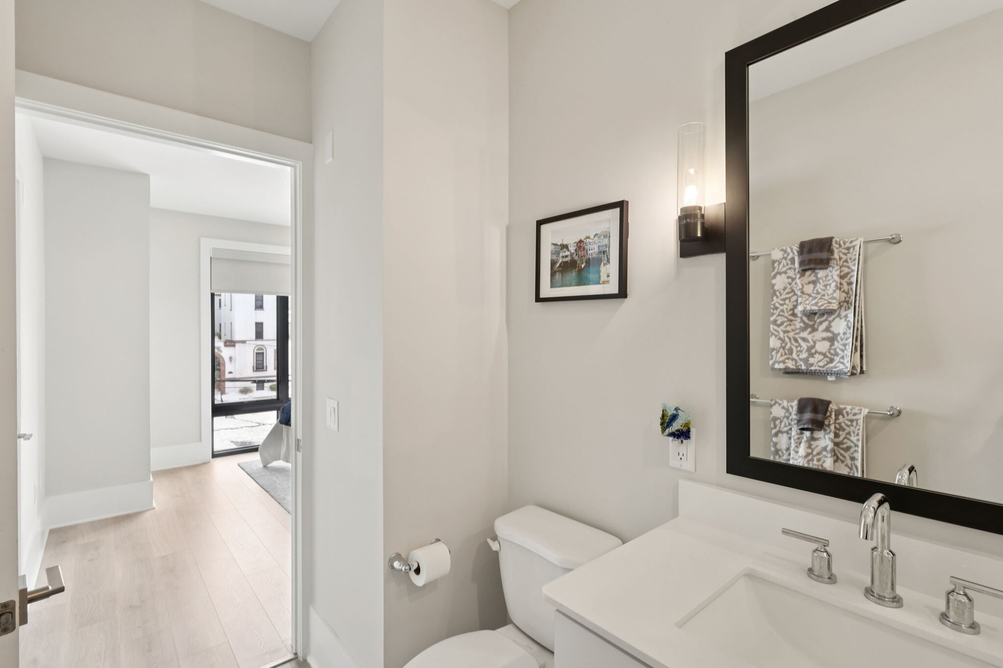 Primary En-Suite - 215 2nd Ave