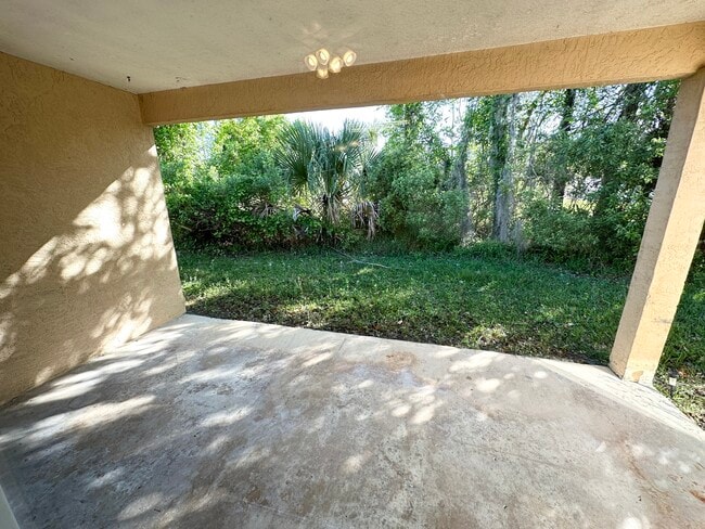 Building Photo - 23 Eton Ln