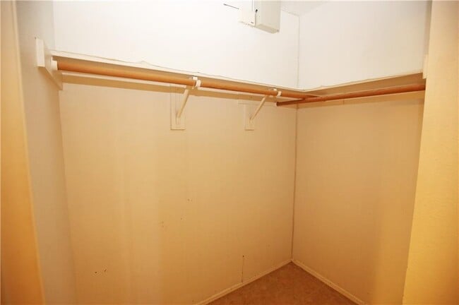 Building Photo - 12903 Humphrey Dr