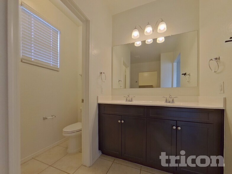 Building Photo - 29964 W Mulberry Dr