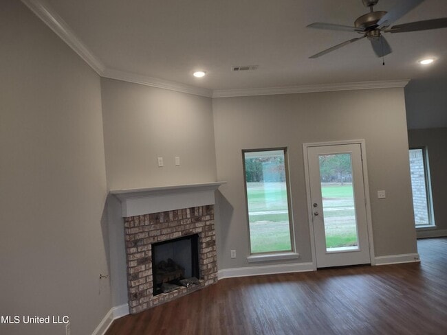Building Photo - 620 Westfield Dr