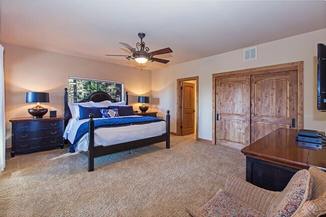 Building Photo - 635 Lariat Cir