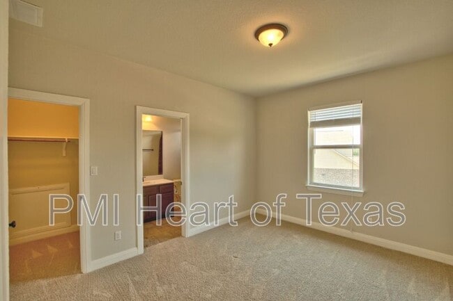 Building Photo - 1703 Elkins Ln