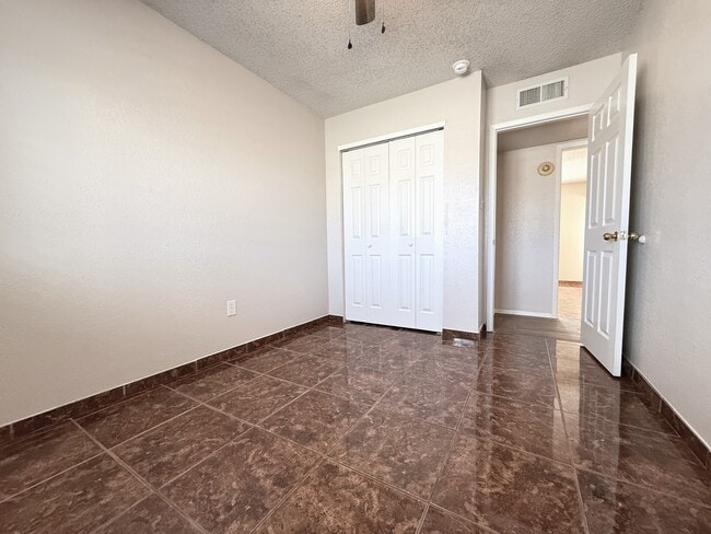 Building Photo - 9321 Sorbonne Dr