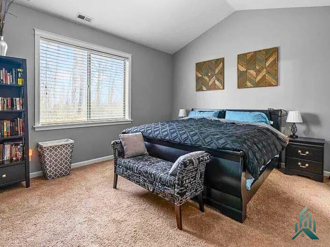 Building Photo - Updated 3 bedroom, 2 bathroom Single-family Home