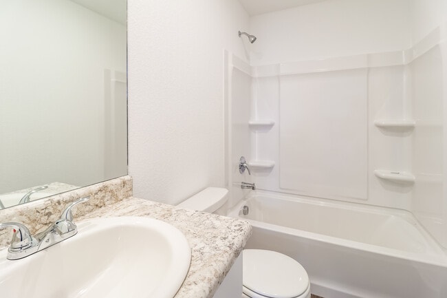 Building Photo - 47 10 Point Ln