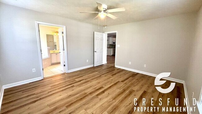 Building Photo - BRAND NEW FLOORING!!! - 2 Bed, 2 Bath Cond...