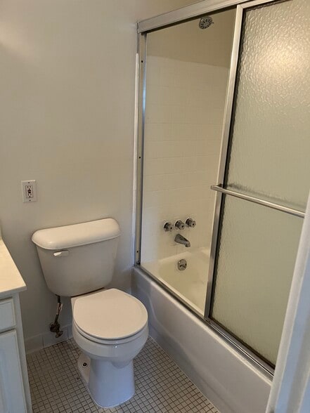 Bathroom - 4686 Rapid Run Rd