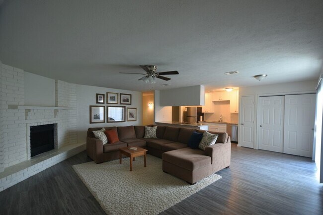 Building Photo - 24215 Beef Canyon Dr