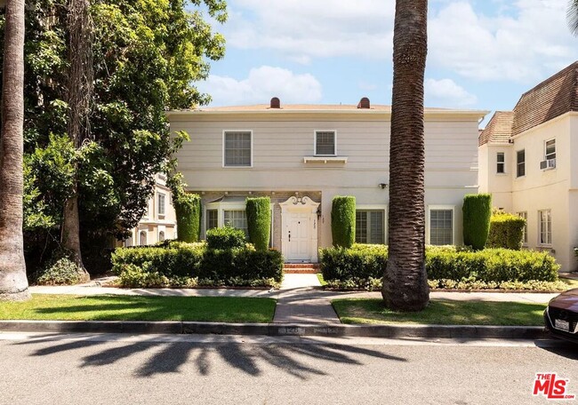 Building Photo - 128 S Palm Dr