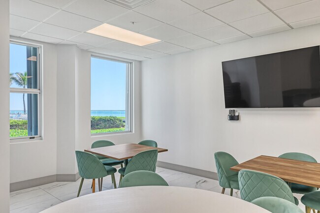 Building Photo - 5200 N Ocean Ave