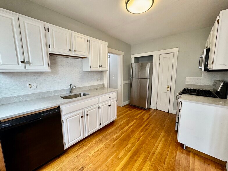 Building Photo - 55 Brookley Rd