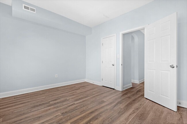 Building Photo - 3501 Oakmont Ave