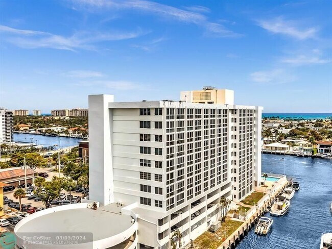 Building Photo - 3100 NE 49th St