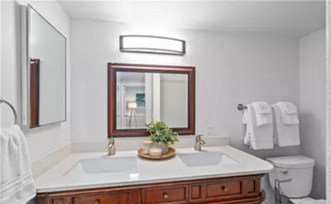 Building Photo - Beautifully refreshed gem with 4 beds and ...