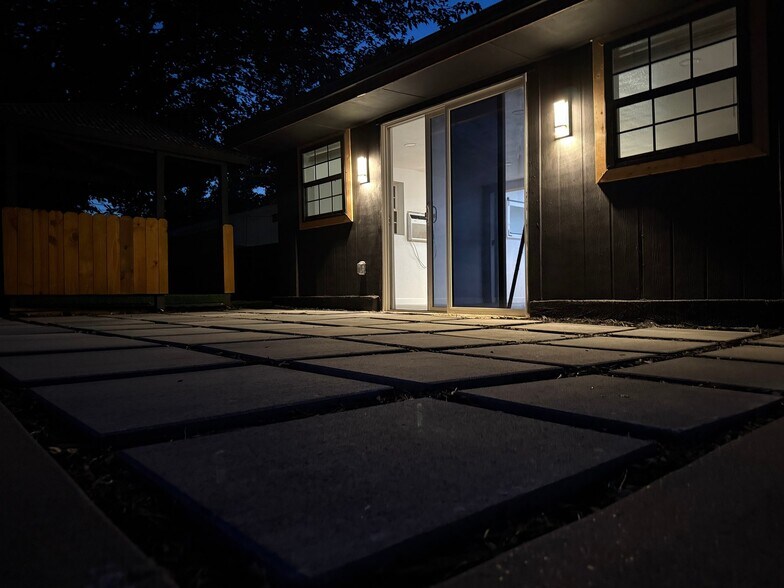 Building Photo - 5809 Westhaven Dr
