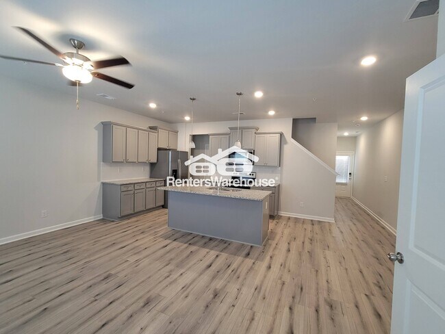 Building Photo - 11677 Mendenhall Ct
