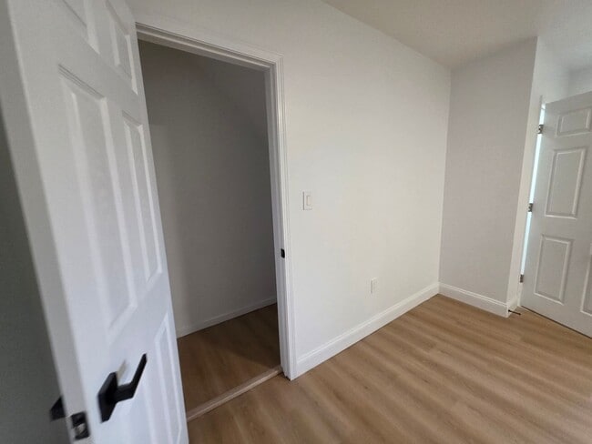 Building Photo - Fully Rehabbed 3 bedroom 2 bathroom house for rent!