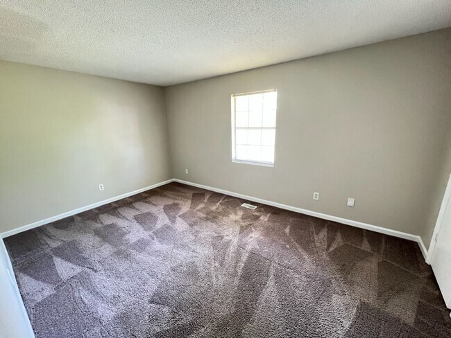 Building Photo - Updated 2 Bedroom Duplex in Durham