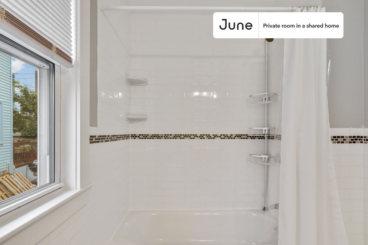 Building Photo - Room in Shared 4 bed/2 bath home in Allston
