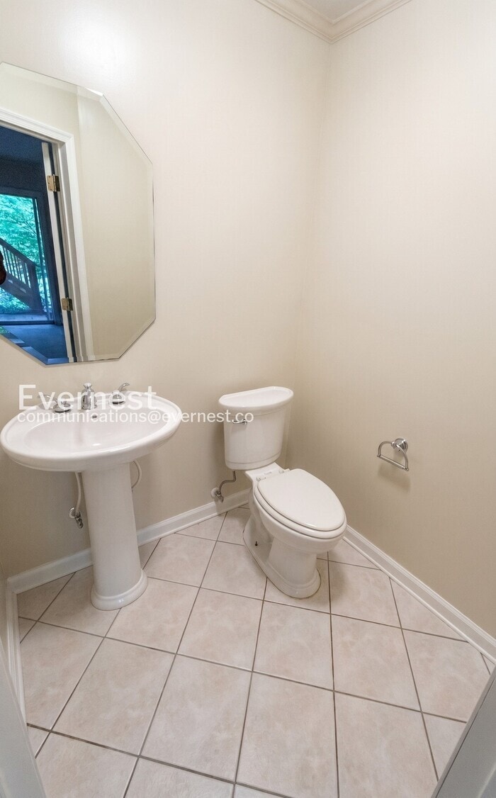 Building Photo - 13422 Burrough Farm Dr