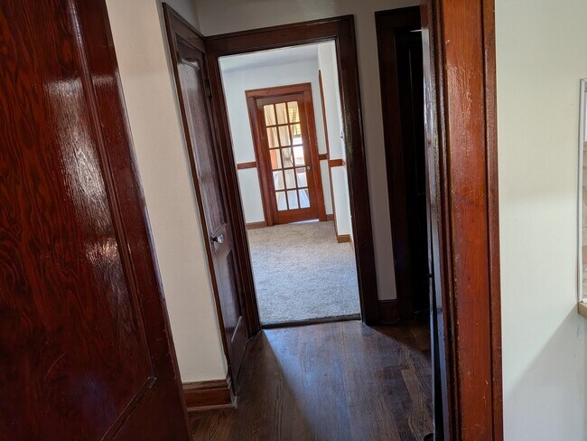 Building Photo - 5046 Miami St