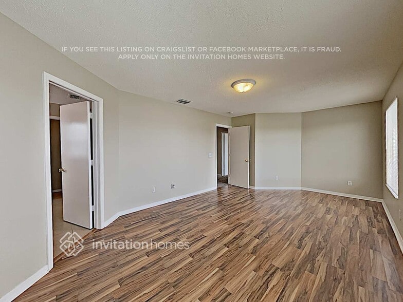 Building Photo - 12619 Longcrest Dr