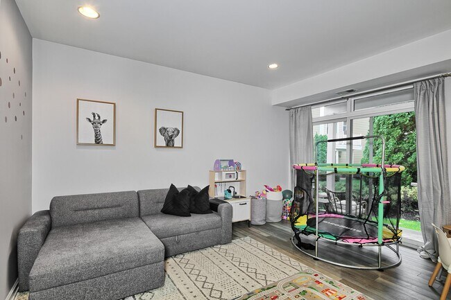 Building Photo - 454 Albany Ct